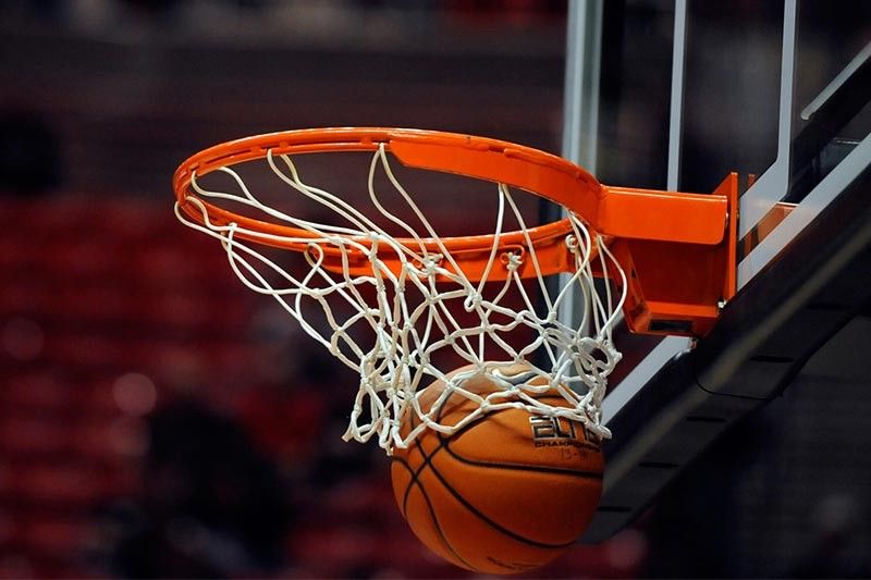 三亿体育网页版乒乓球台内抢球